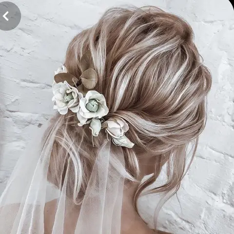 Styling und Hochzeitsfrisur